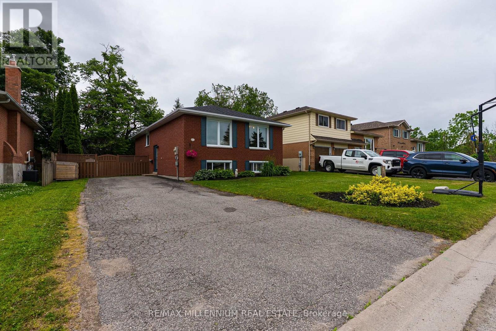 Property at 39 TOBOGGAN HILL DRIVE image 1