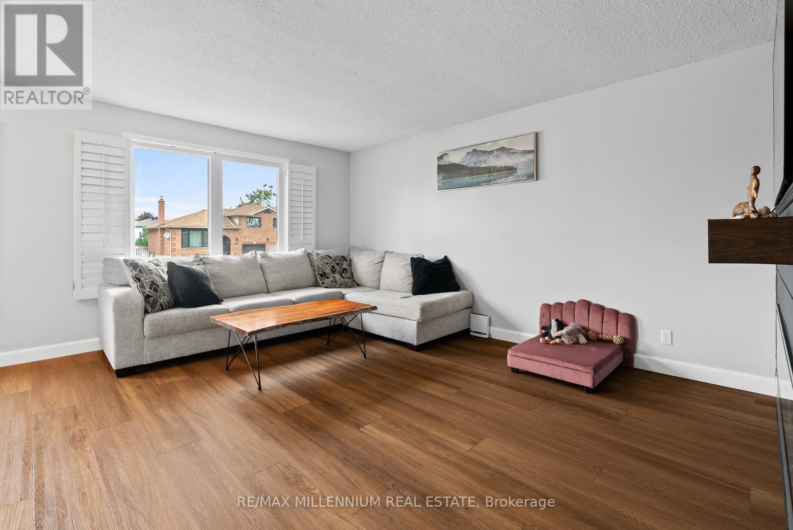 Property at 39 TOBOGGAN HILL DRIVE image 5