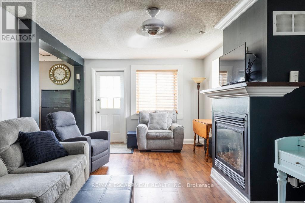 Property at 169 FORFAR STREET W image 2
