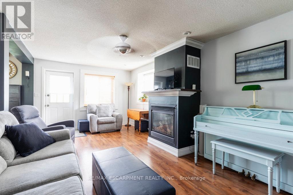 Property at 169 FORFAR STREET W image 3