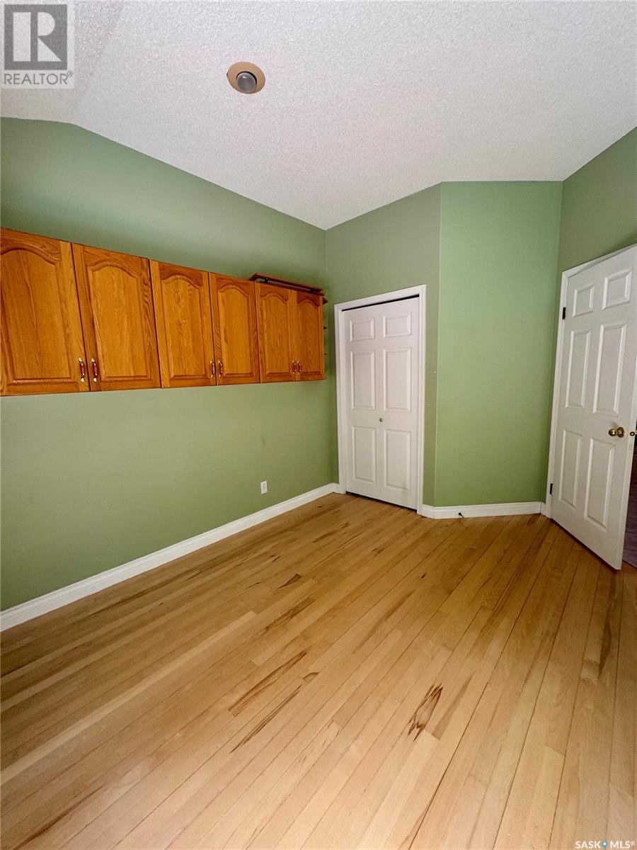 1105 Halpin Place, Hudson Bay, Saskatchewan  S0E 0Y0 - Photo 28 - SK011057