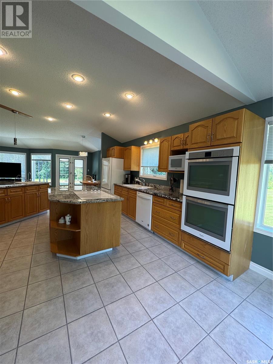 1105 Halpin Place, Hudson Bay, Saskatchewan  S0E 0Y0 - Photo 9 - SK011057