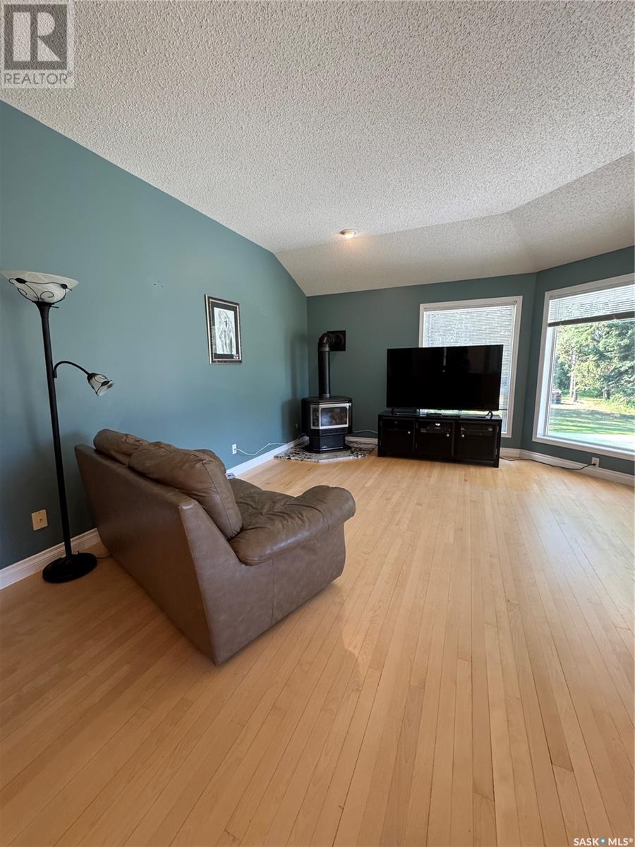 1105 Halpin Place, Hudson Bay, Saskatchewan  S0E 0Y0 - Photo 16 - SK011057