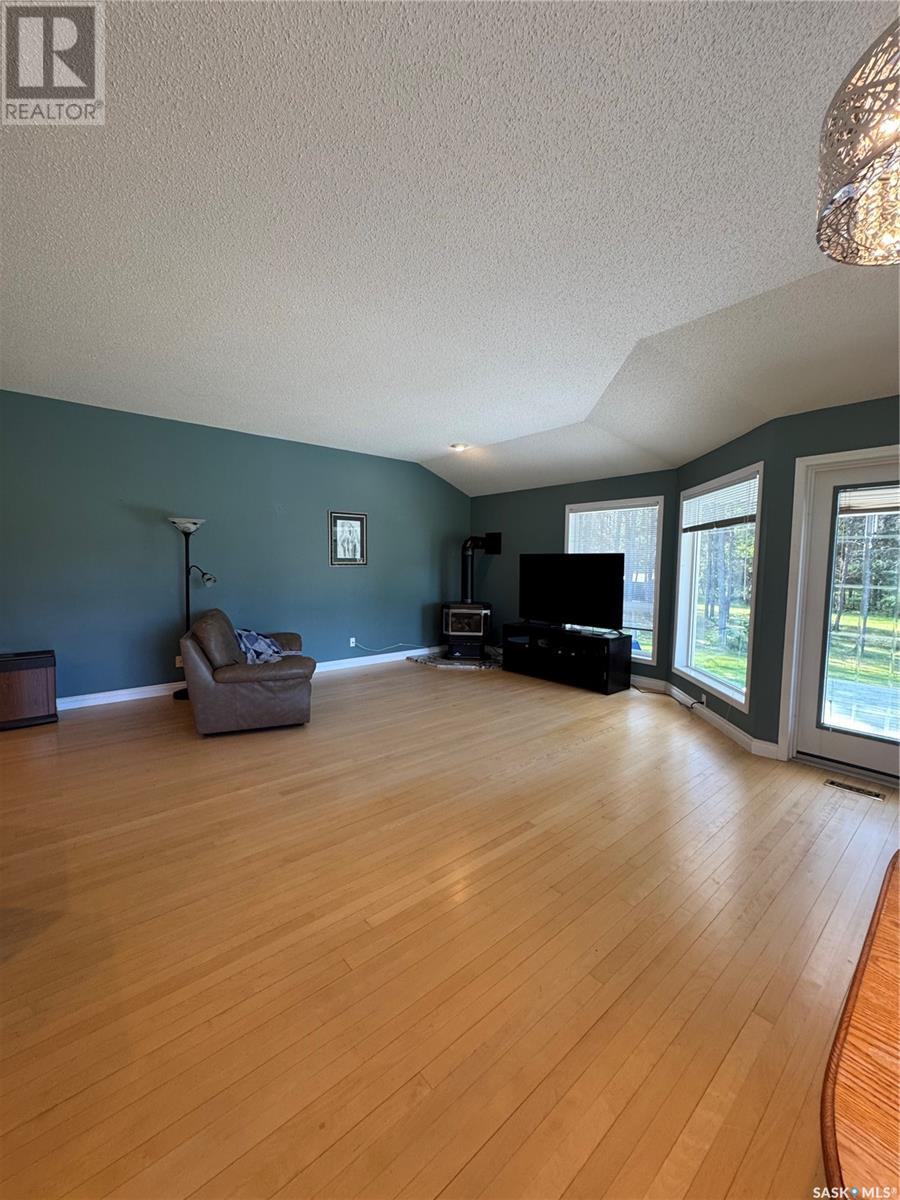 1105 Halpin Place, Hudson Bay, Saskatchewan  S0E 0Y0 - Photo 17 - SK011057