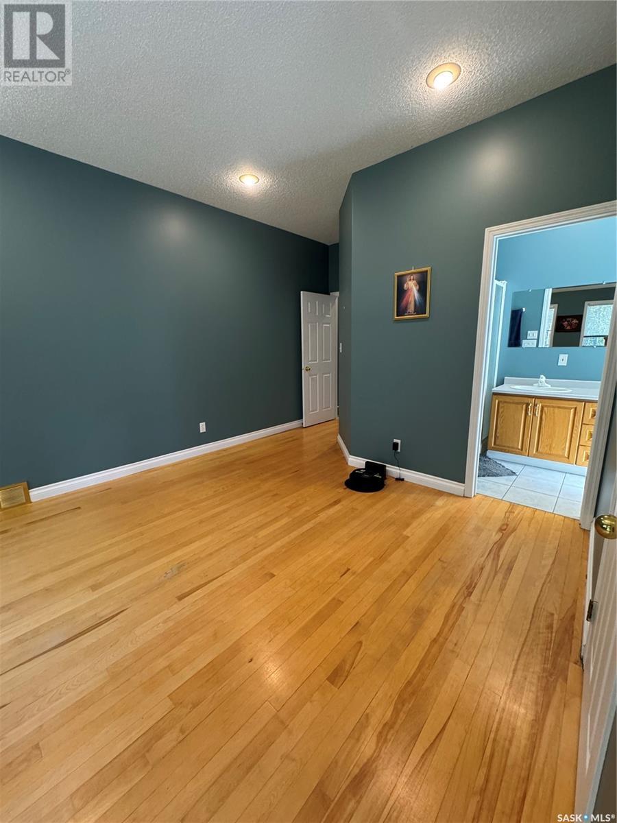 1105 Halpin Place, Hudson Bay, Saskatchewan  S0E 0Y0 - Photo 20 - SK011057