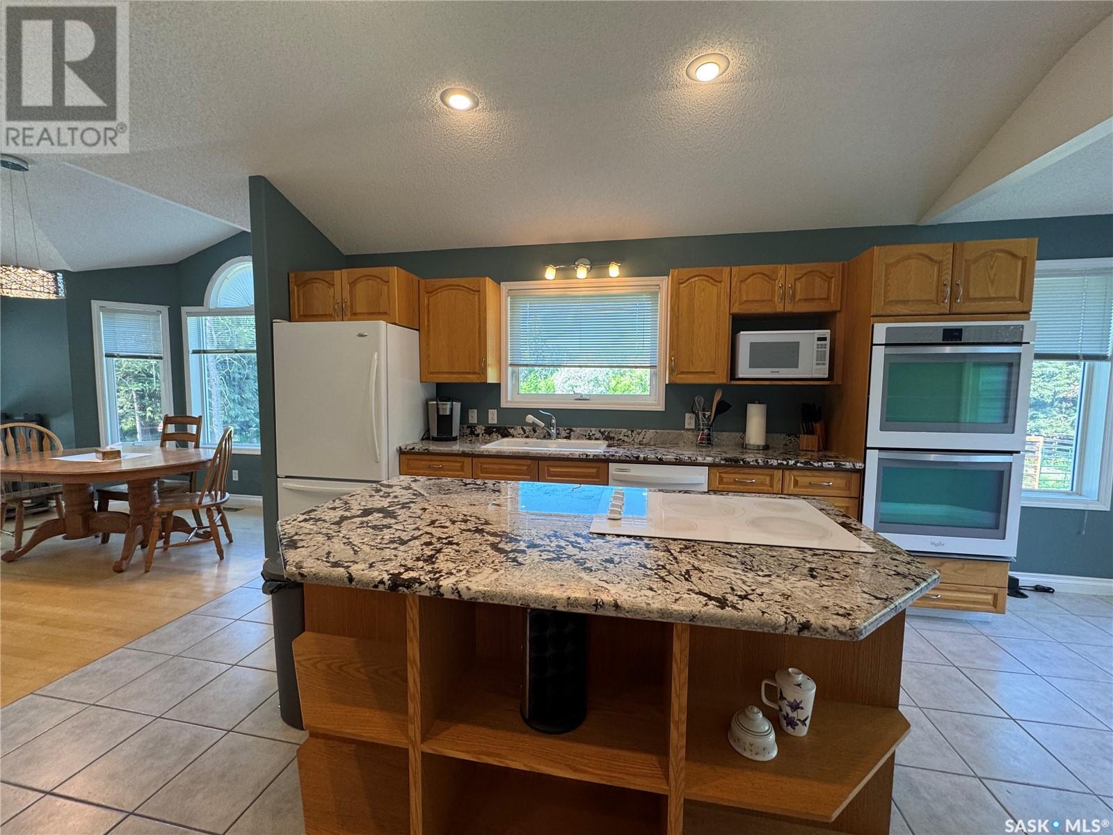 1105 Halpin Place, Hudson Bay, Saskatchewan  S0E 0Y0 - Photo 10 - SK011057