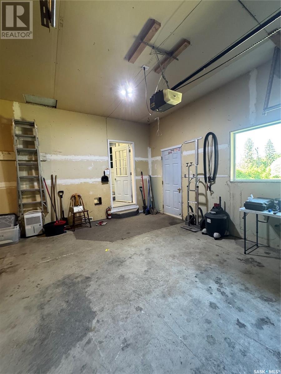 1105 Halpin Place, Hudson Bay, Saskatchewan  S0E 0Y0 - Photo 45 - SK011057