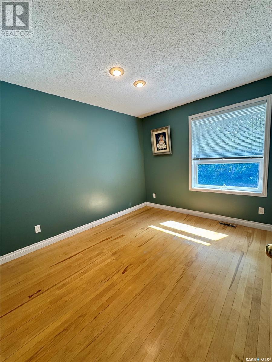 1105 Halpin Place, Hudson Bay, Saskatchewan  S0E 0Y0 - Photo 27 - SK011057