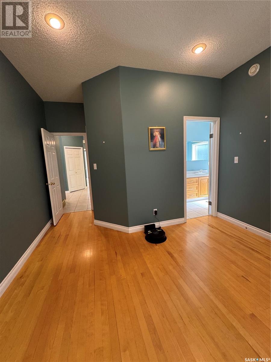 1105 Halpin Place, Hudson Bay, Saskatchewan  S0E 0Y0 - Photo 19 - SK011057