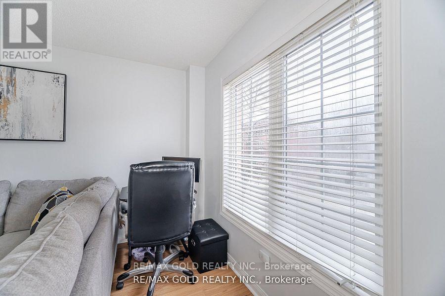 39 - 2 Claybrick Court, Brampton, Ontario  L6V 4M7 - Photo 10 - W12252041