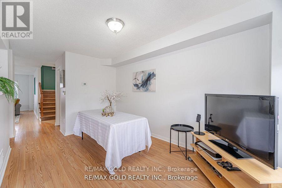 39 - 2 Claybrick Court, Brampton, Ontario  L6V 4M7 - Photo 12 - W12252041