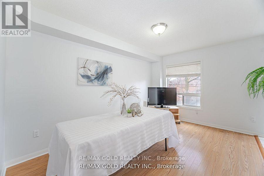 39 - 2 Claybrick Court, Brampton, Ontario  L6V 4M7 - Photo 13 - W12252041
