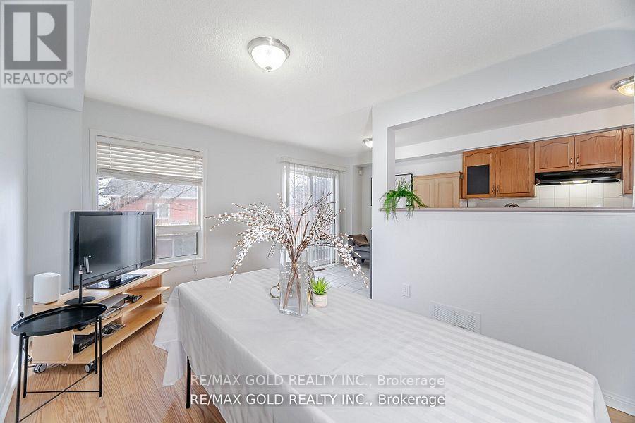 39 - 2 Claybrick Court, Brampton, Ontario  L6V 4M7 - Photo 14 - W12252041