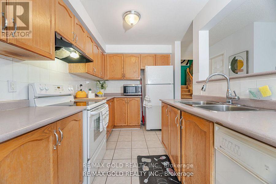 39 - 2 Claybrick Court, Brampton, Ontario  L6V 4M7 - Photo 15 - W12252041