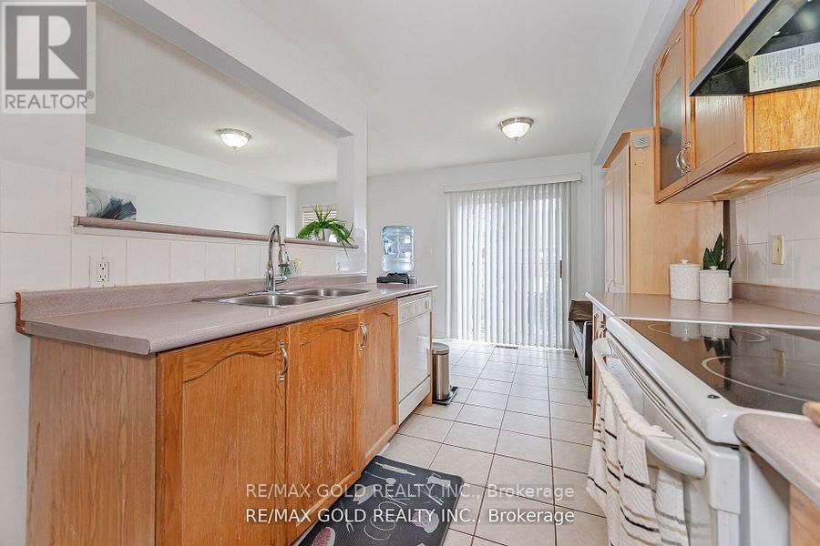 39 - 2 Claybrick Court, Brampton, Ontario  L6V 4M7 - Photo 17 - W12252041