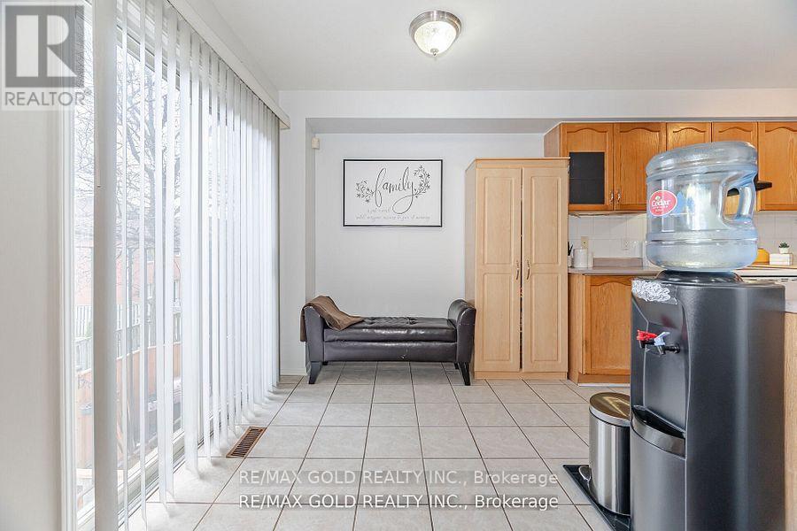 39 - 2 Claybrick Court, Brampton, Ontario  L6V 4M7 - Photo 18 - W12252041