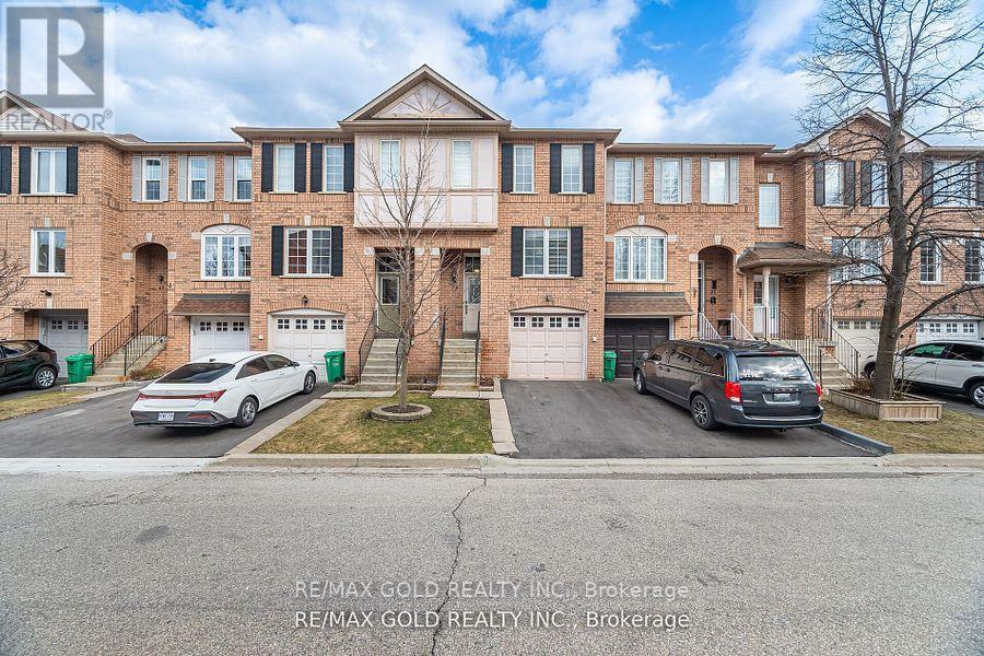 39 - 2 Claybrick Court, Brampton, Ontario  L6V 4M7 - Photo 2 - W12252041