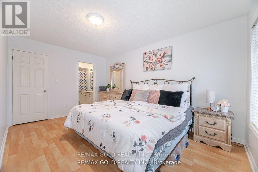 39 - 2 Claybrick Court, Brampton, Ontario  L6V 4M7 - Photo 23 - W12252041