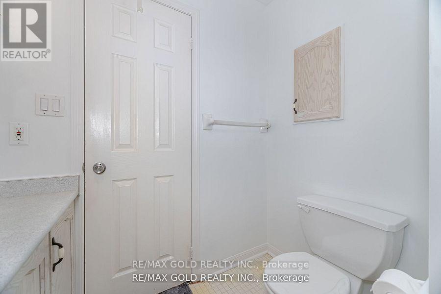 39 - 2 Claybrick Court, Brampton, Ontario  L6V 4M7 - Photo 26 - W12252041