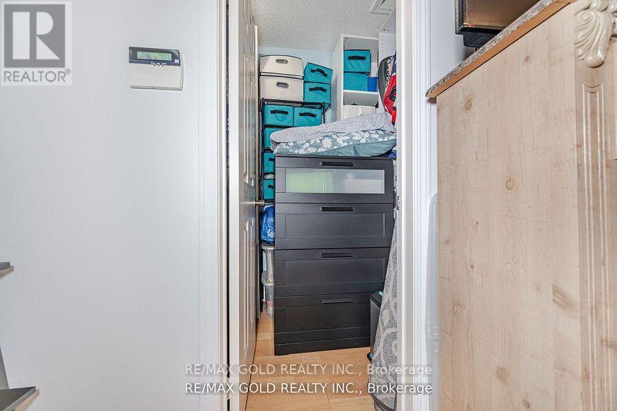 39 - 2 Claybrick Court, Brampton, Ontario  L6V 4M7 - Photo 27 - W12252041