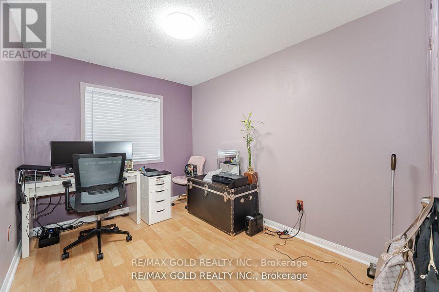 39 - 2 Claybrick Court, Brampton, Ontario  L6V 4M7 - Photo 30 - W12252041