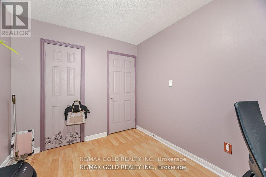 39 - 2 Claybrick Court, Brampton, Ontario  L6V 4M7 - Photo 31 - W12252041