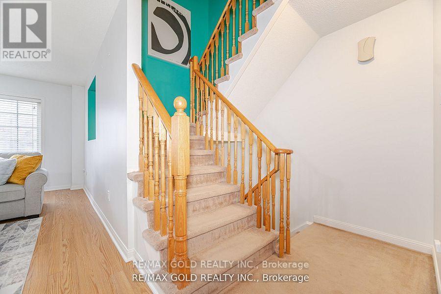 39 - 2 Claybrick Court, Brampton, Ontario  L6V 4M7 - Photo 7 - W12252041