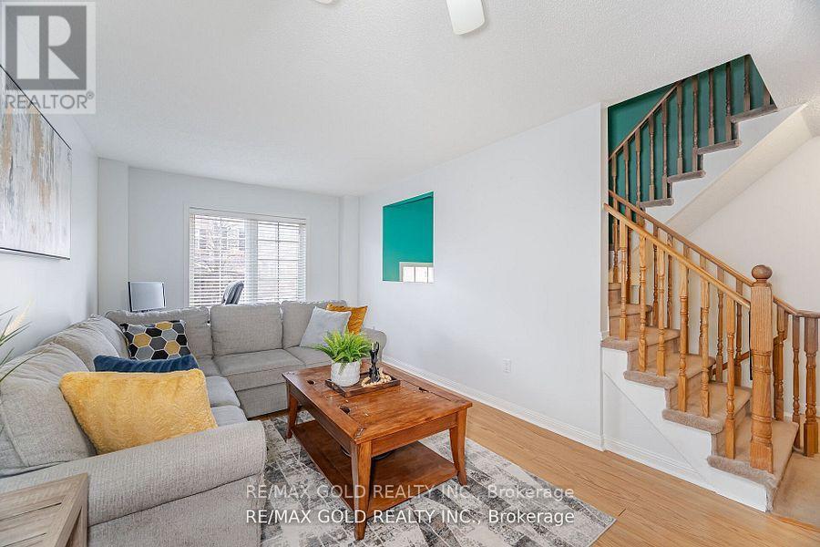 39 - 2 Claybrick Court, Brampton, Ontario  L6V 4M7 - Photo 9 - W12252041