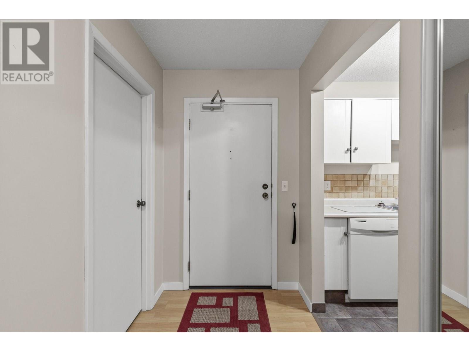 1035 Bernard Avenue Unit# 108, Kelowna, British Columbia