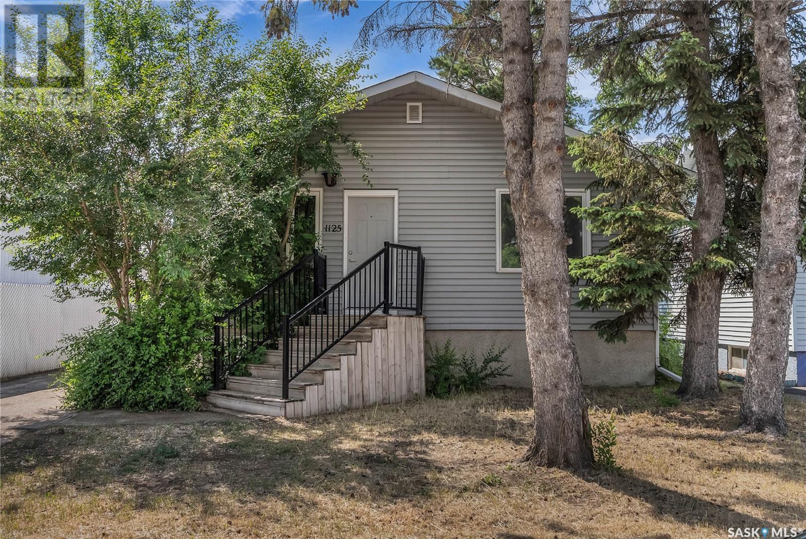 Property at 1125 P AVENUE S image 2