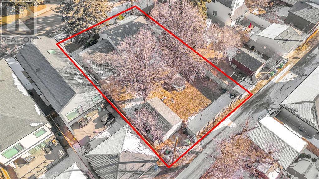 Property at 223 22 Avenue NE image 3