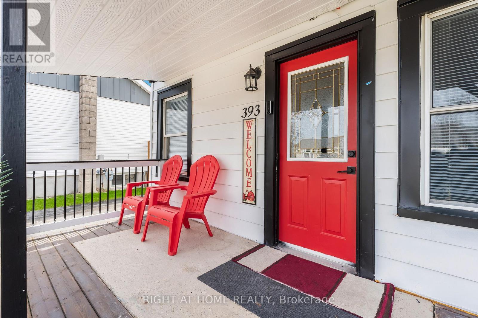 393 Victory Avenue, Welland, Ontario  L3B 4Z8 - Photo 2 - X12252079