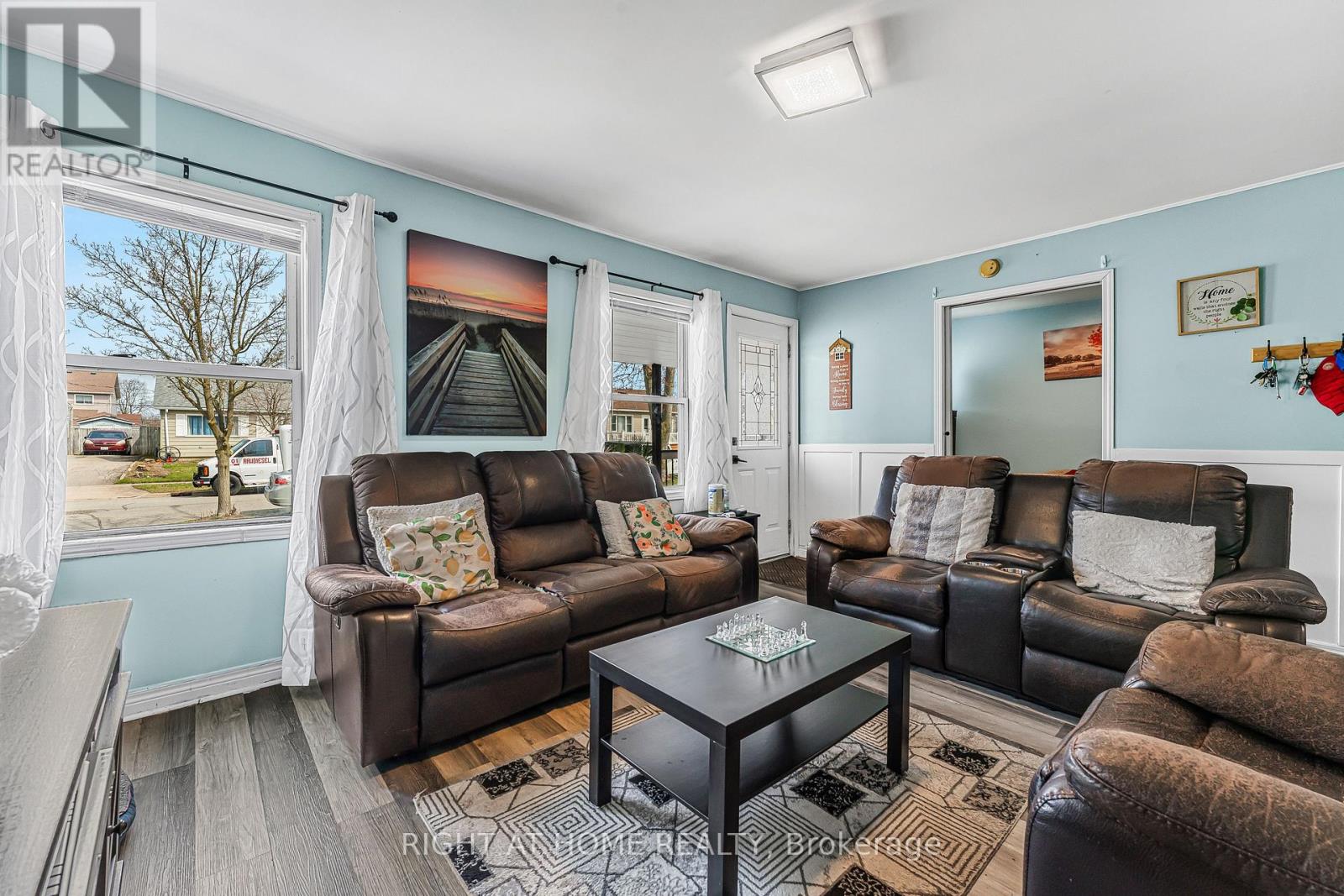 393 Victory Avenue, Welland, Ontario  L3B 4Z8 - Photo 5 - X12252079