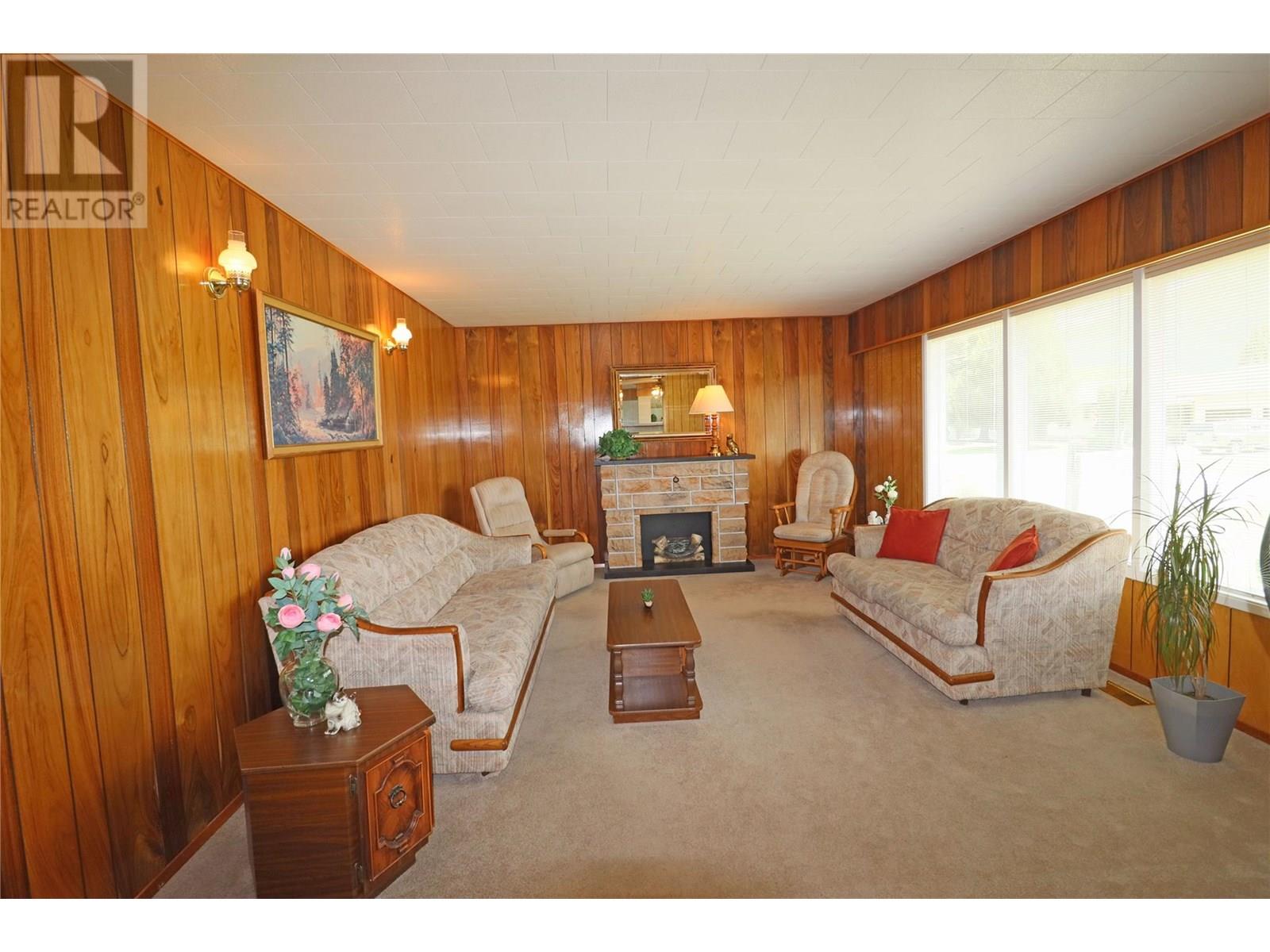 6275 College Road, Grand Forks, British Columbia  V0H 1H2 - Photo 15 - 10354049