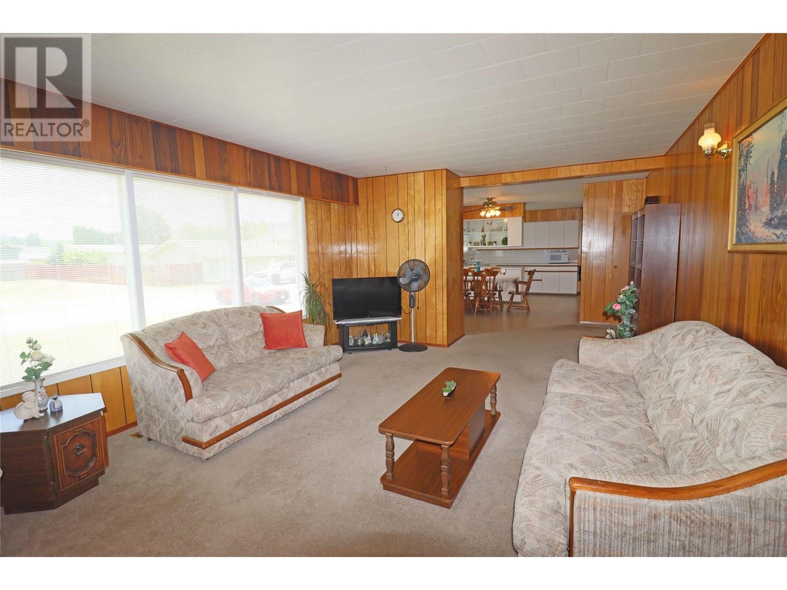 6275 College Road, Grand Forks, British Columbia  V0H 1H2 - Photo 16 - 10354049
