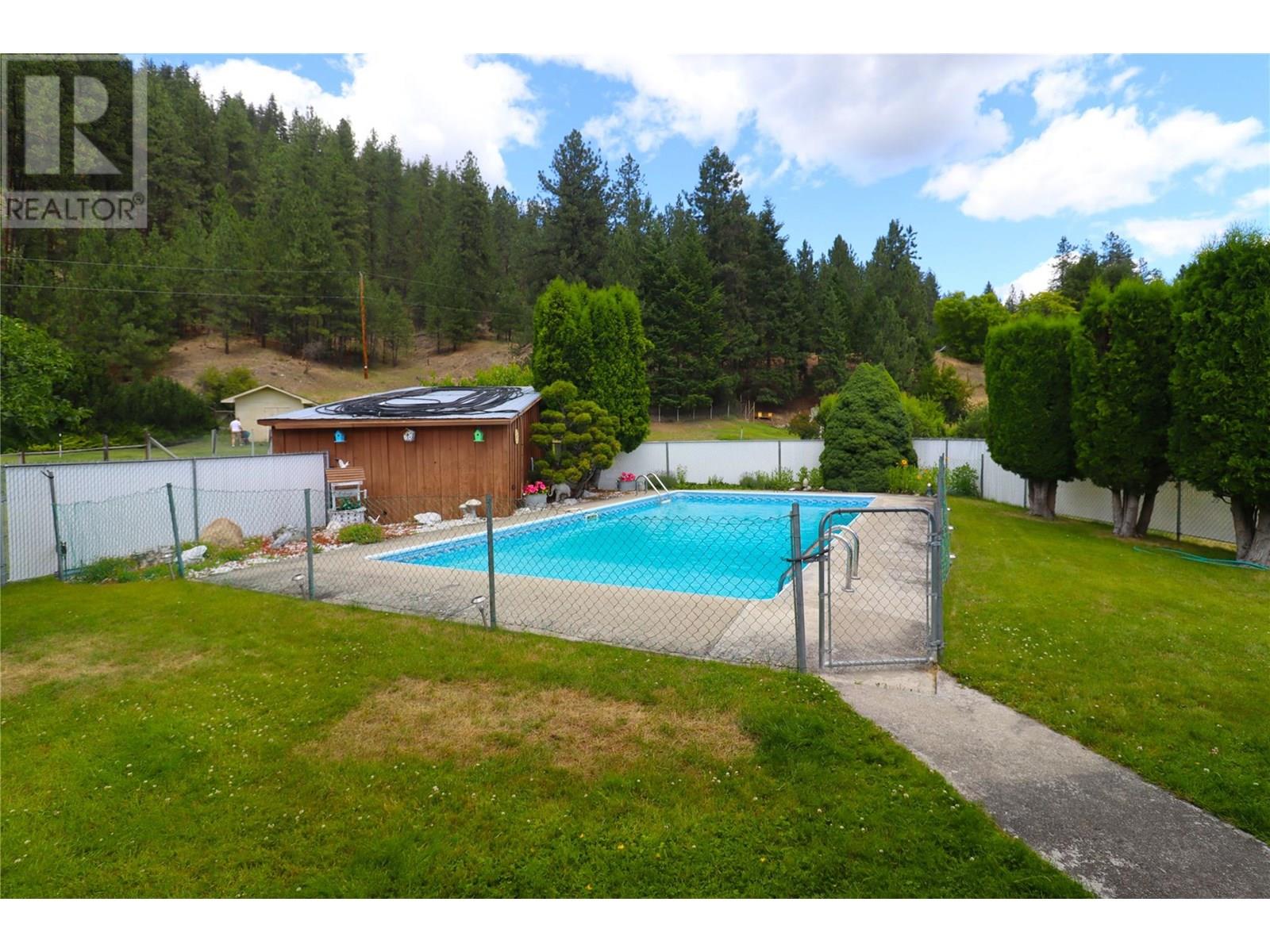 6275 College Road, Grand Forks, British Columbia  V0H 1H2 - Photo 2 - 10354049