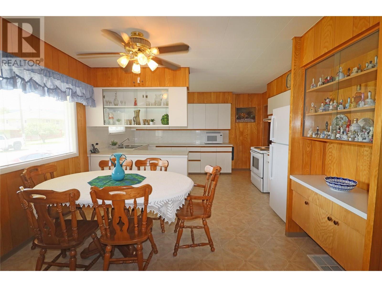 6275 College Road, Grand Forks, British Columbia  V0H 1H2 - Photo 8 - 10354049