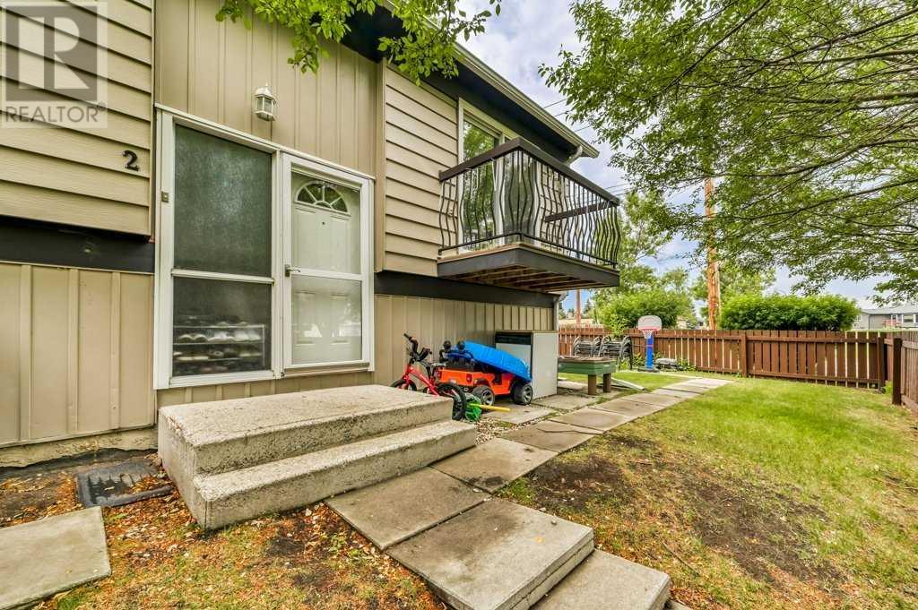 Property at 2, 7205 4 Street NE image 1