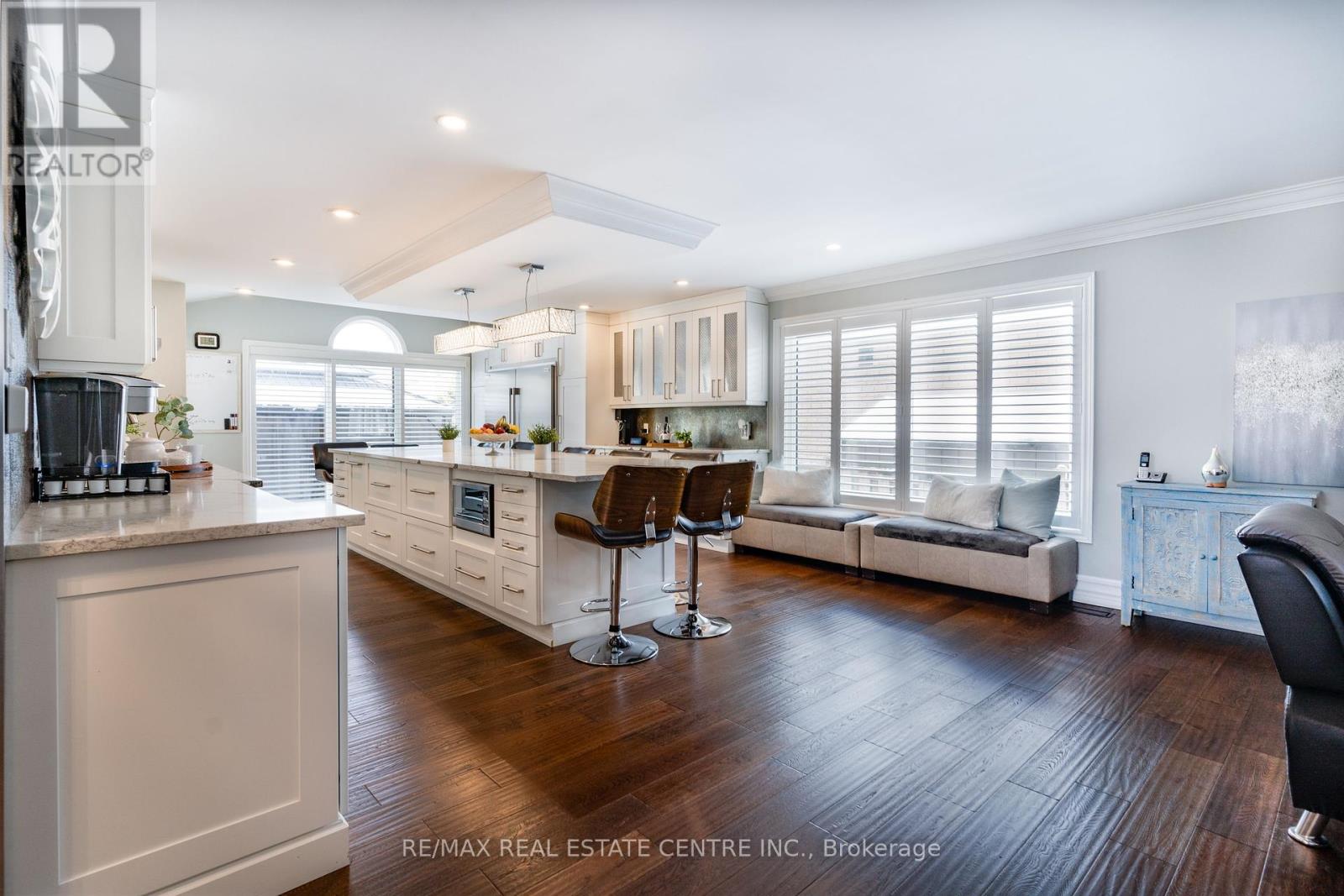 Property at 91 HEDGE LAWN DRIVE image 4