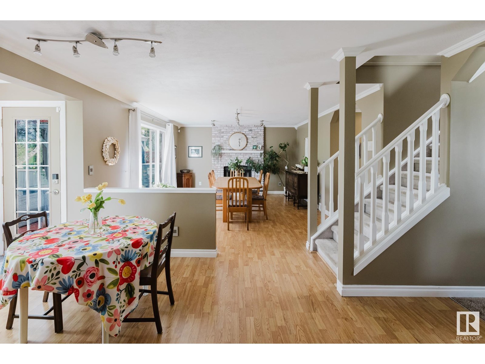 Property at 11315 8 AV NW image 4