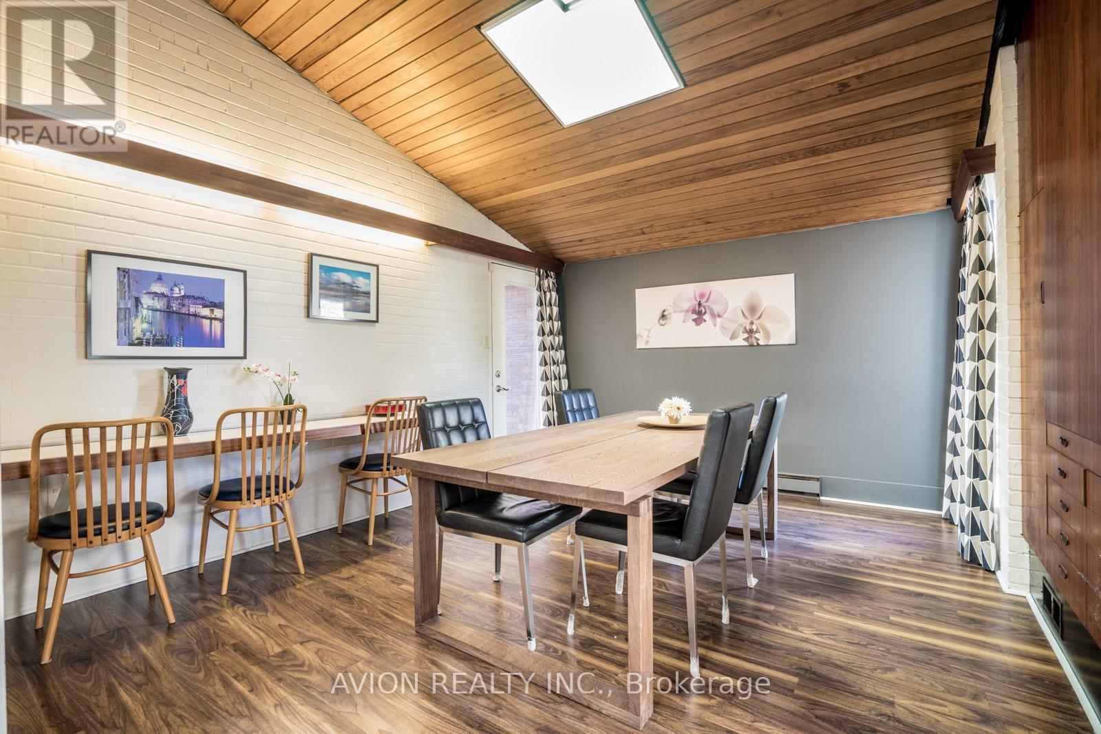 Property at 215 DUNVIEW AVENUE image 2
