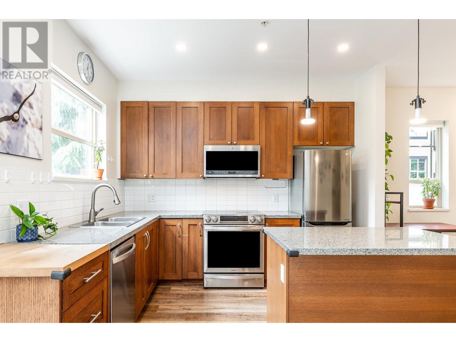 Property at 1272 STONEMOUNT PLACE image 3