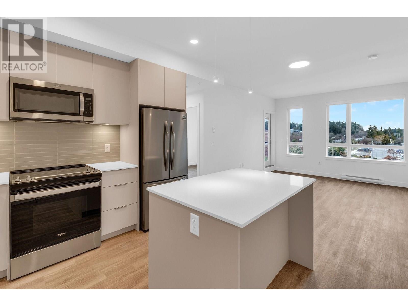 A205 2515 HACKETT CRESCENT, Other Islands, British Columbia