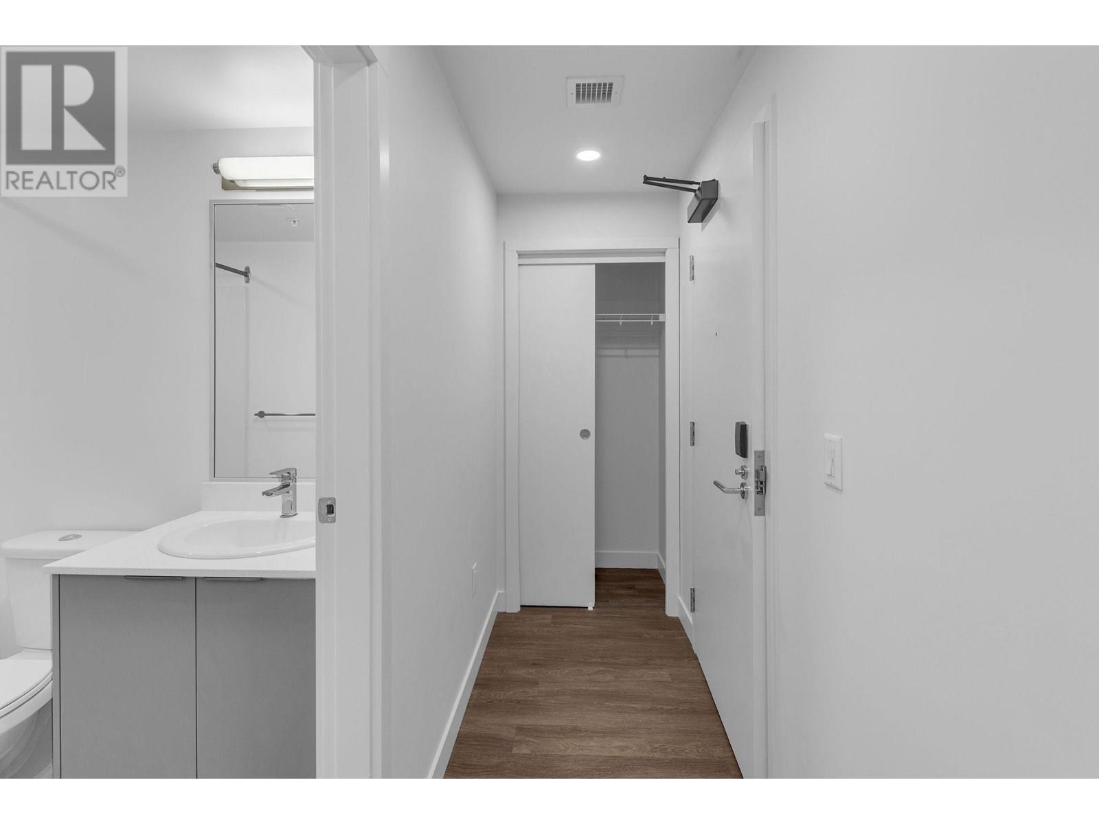 A205 2515 Hackett Crescent, Other Islands, British Columbia  V8M 2B8 - Photo 13 - R3021059