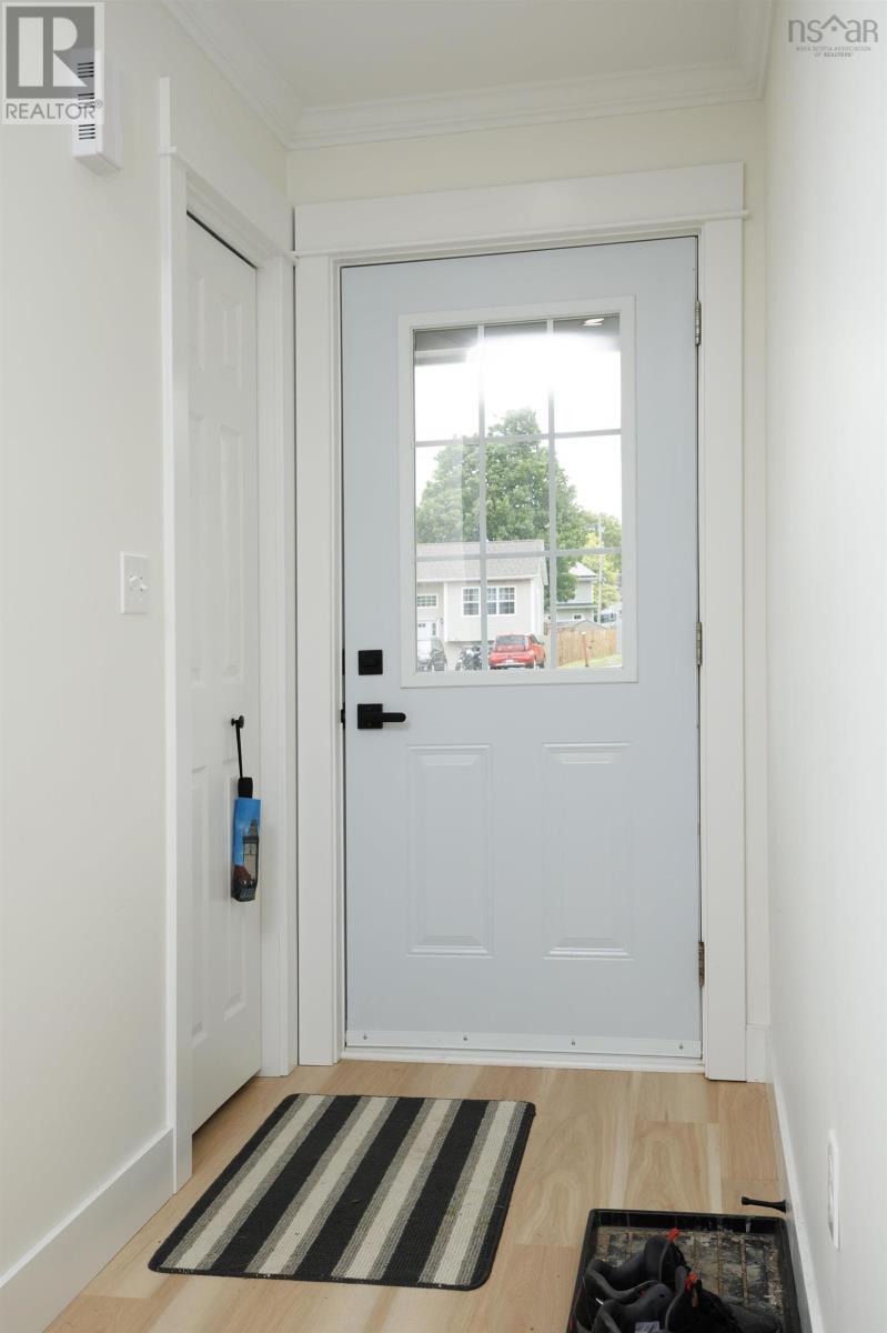 Property at 7 Daphne Court image 5