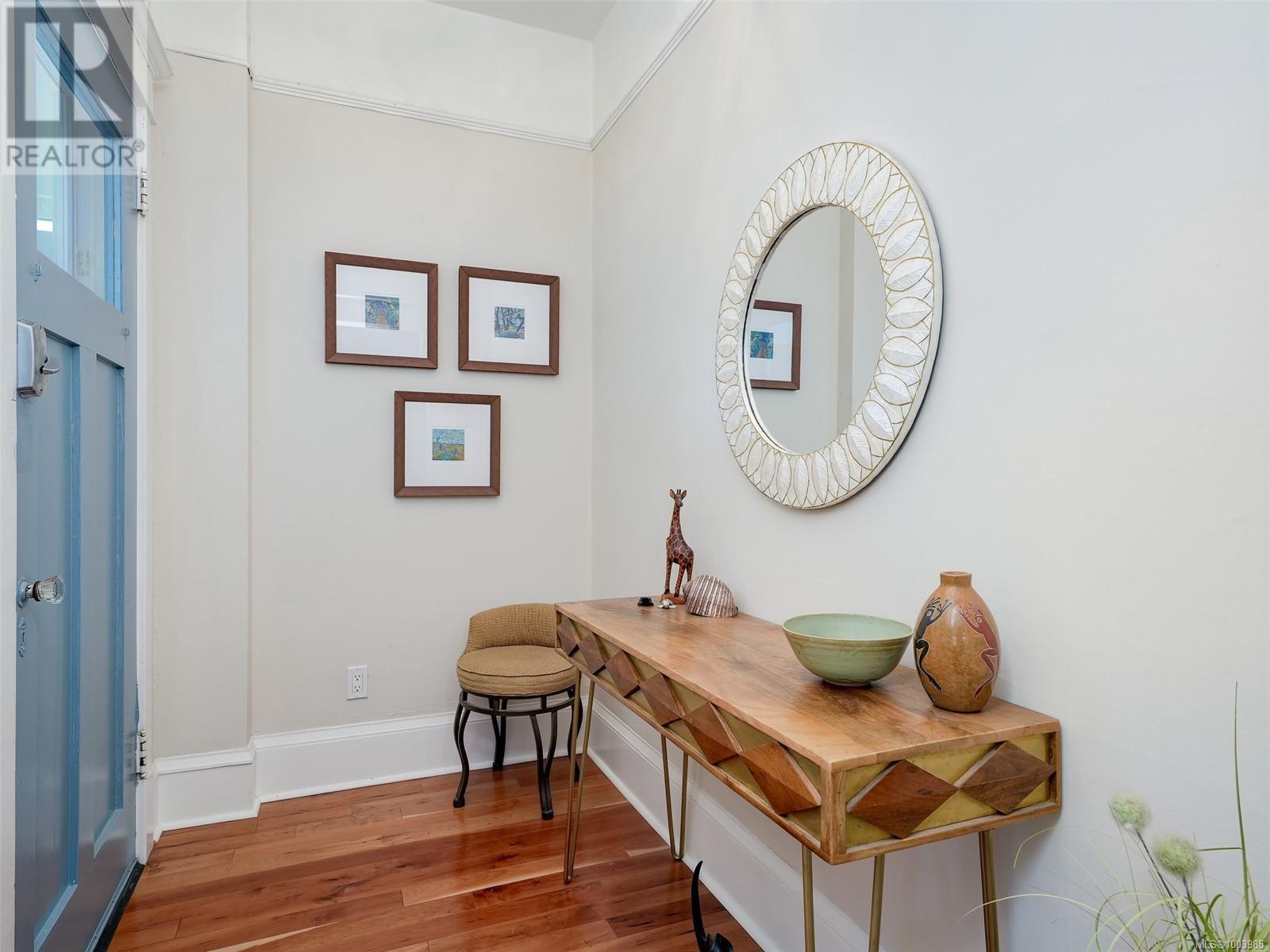 Property at 1803 DAVIE St image 3