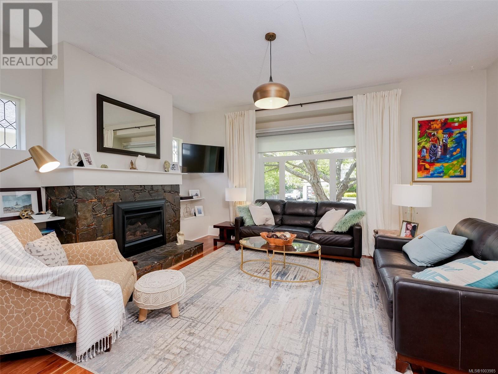 Property at 1803 DAVIE St image 5