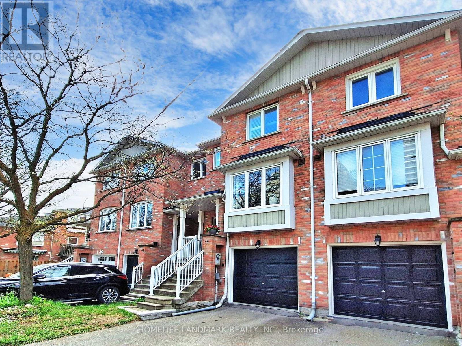 Property at 44 VANITY CRESCENT image 2