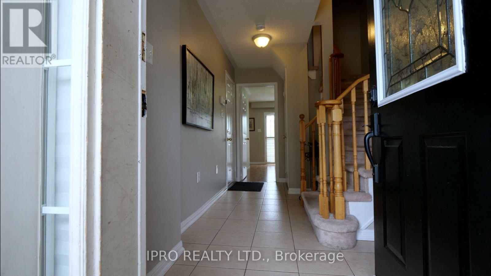 Property at 906 BOURNE CRESCENT image 4