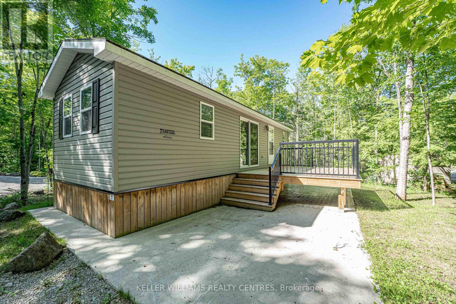 Unit #4 - 202 Hidden Glen Road, Georgian Bay, Ontario  L0K 1S0 - Photo 2 - X12252194